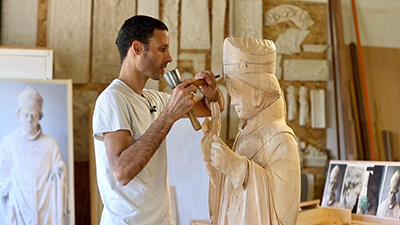 statue
